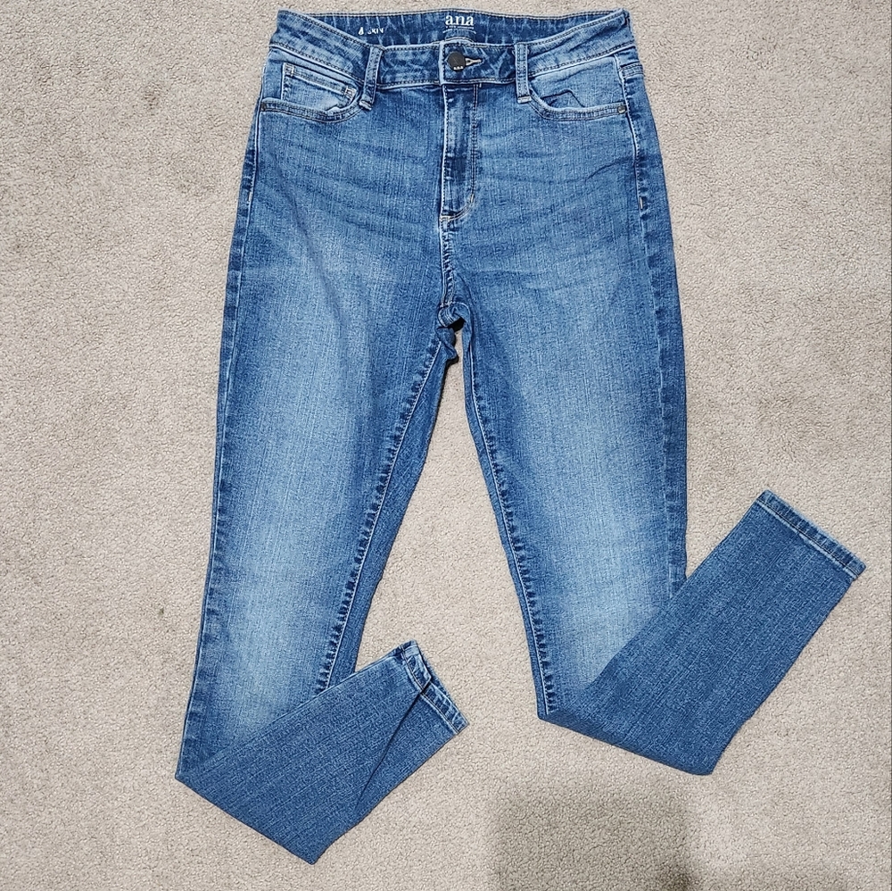 Blue skinny jeans